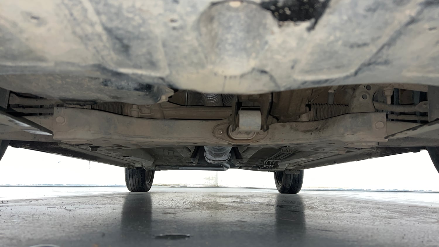 Used 2023 Hyundai i20 Sportz 1.2 MT Petrol Manual extra FRONT LEFT UNDERBODY VIEW