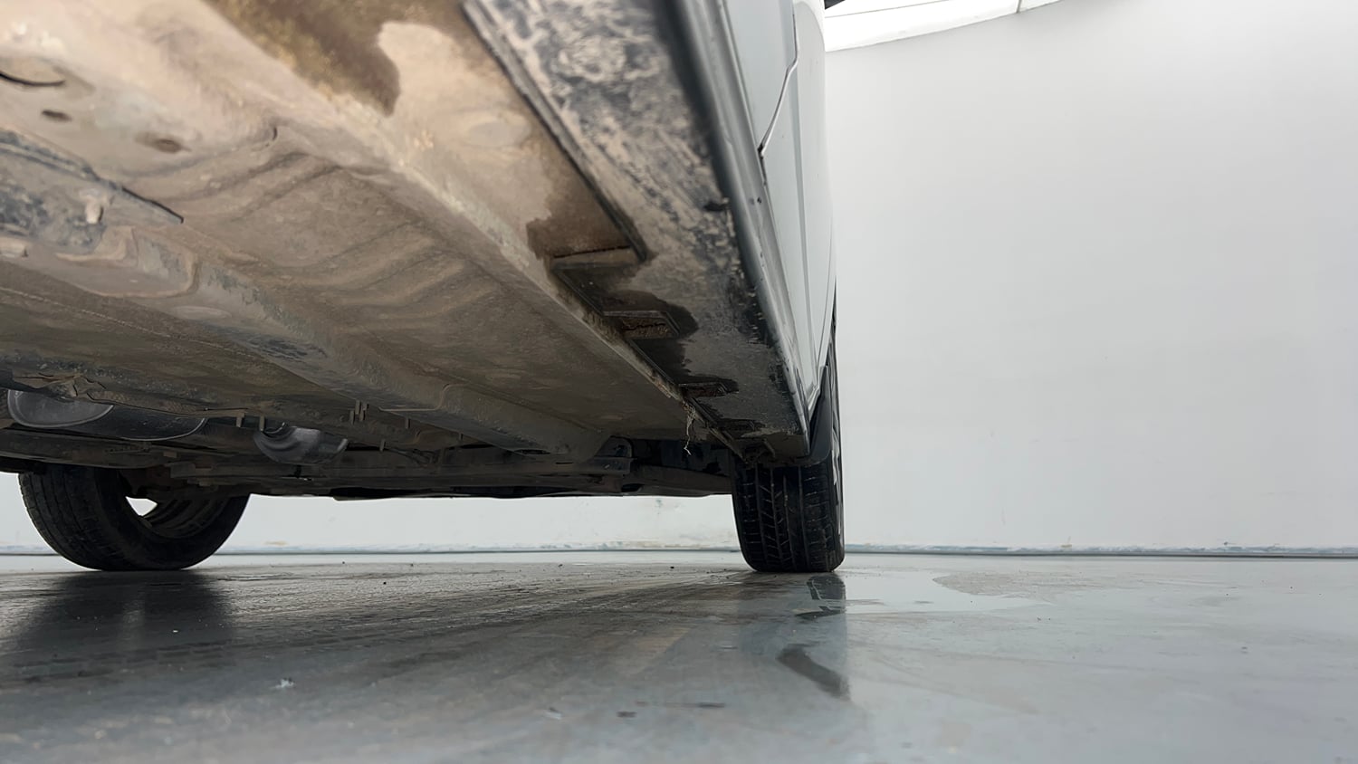 Used 2023 Hyundai i20 Sportz 1.2 MT Petrol Manual extra REAR RIGHT UNDERBODY VIEW