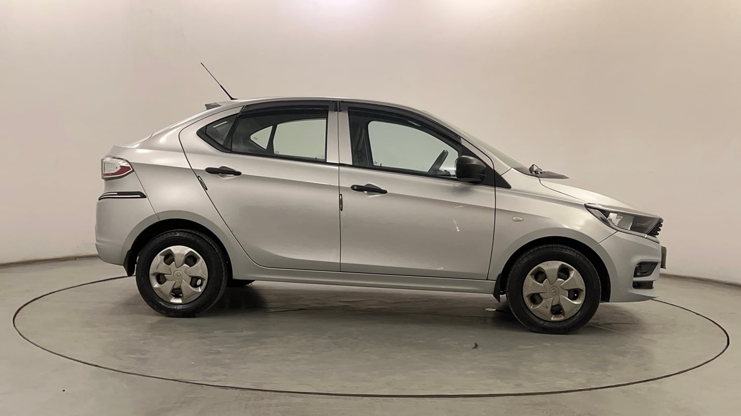 Used 2020 Tata Tigor XM Petrol Manual exterior RIGHT SIDE VIEW