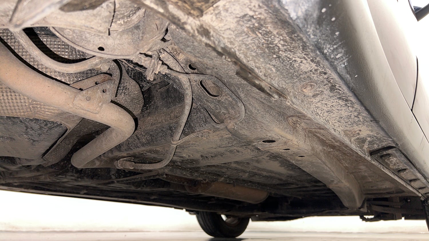 Used 2018 Maruti Suzuki Swift ZXi AMT Petrol Automatic extra REAR RIGHT UNDERBODY VIEW
