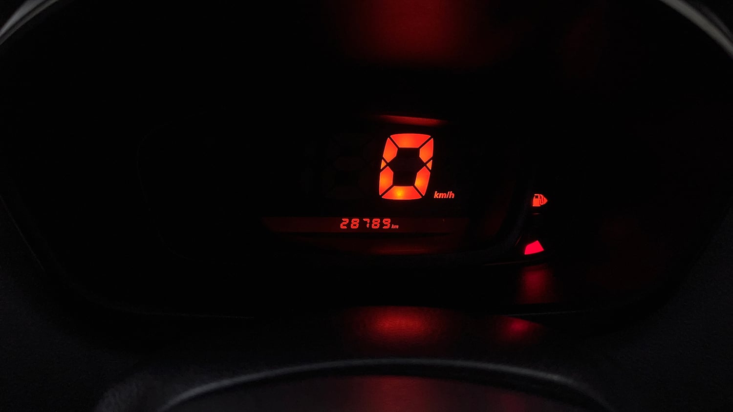 Used 2018 Renault Kwid 1.0 RXT Petrol Manual interior CLUSTERMETER VIEW