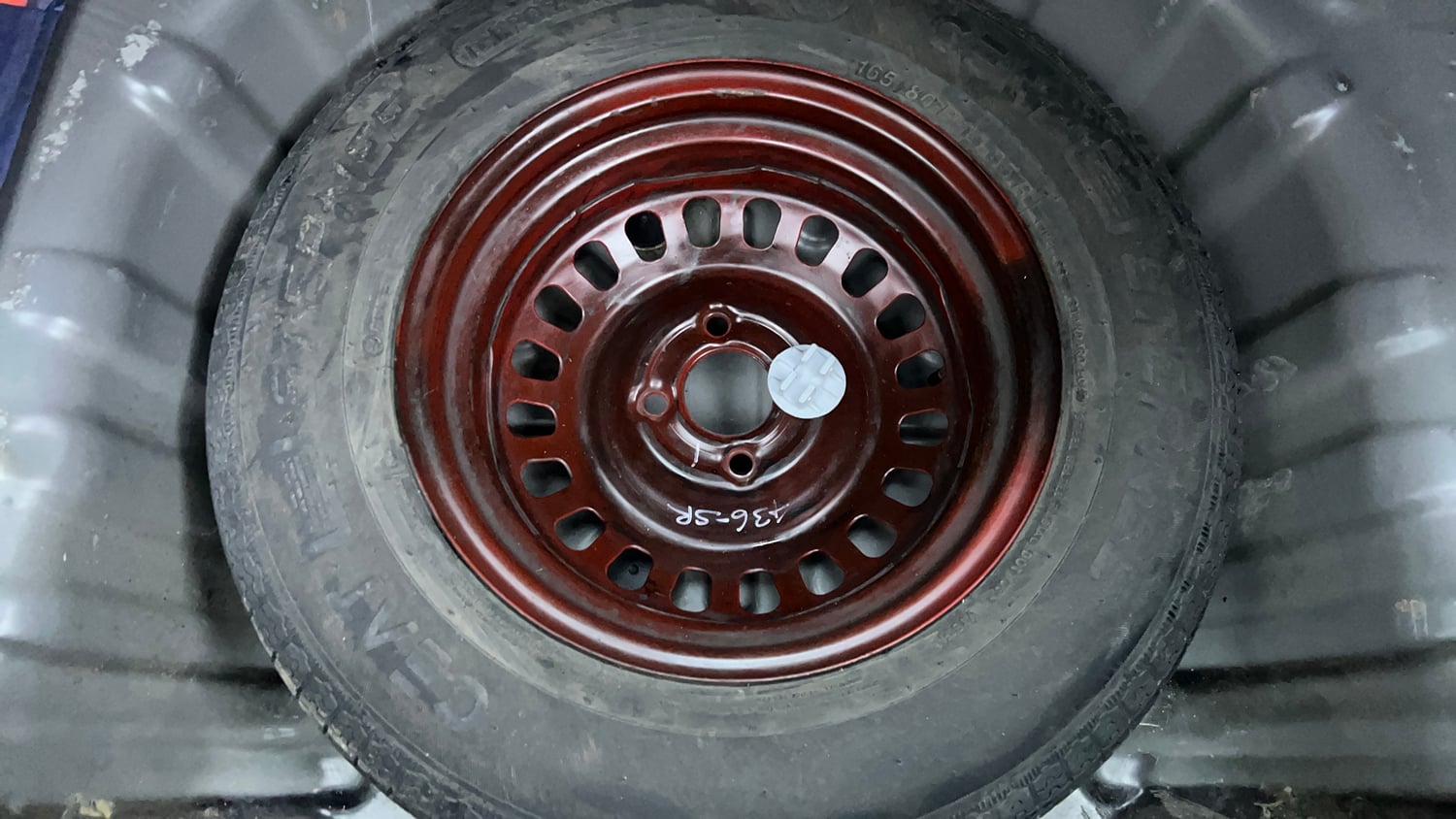 Used 2025 Renault Kiger RXL Petrol Manual tyres SPARE TYRE VIEW