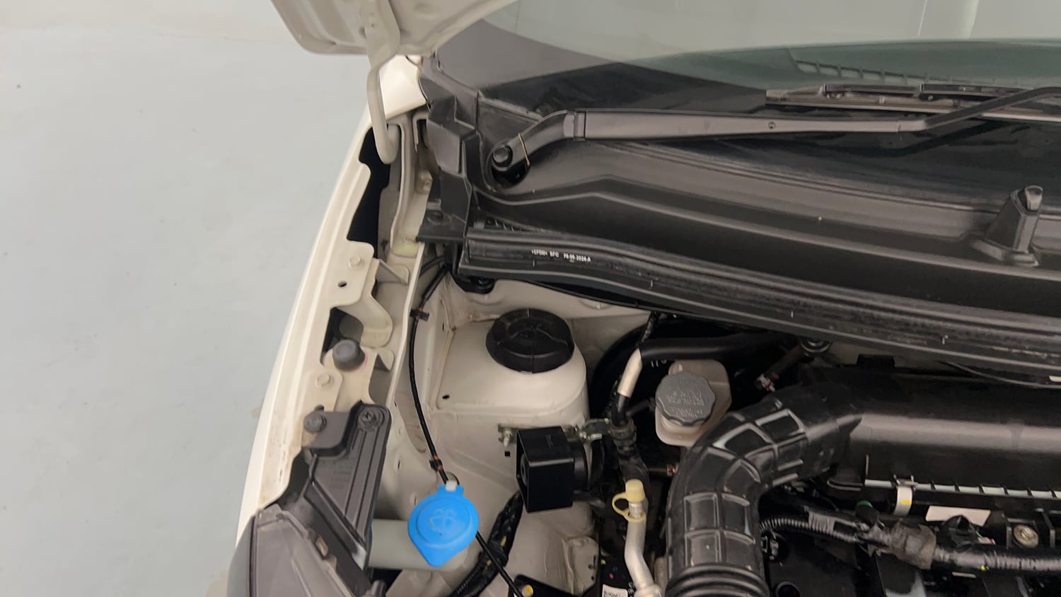 Used 2024 Maruti Suzuki Wagon R ZXI Plus 1.2 Petrol Manual engine ENGINE RIGHT SIDE HINGE & APRON VIEW