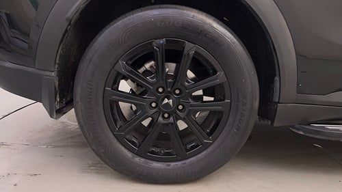 Used 2025 Mahindra XUV700 AX7 Luxury Pack Petrol AT 7 STR Petrol Automatic tyres RIGHT REAR TYRE RIM VIEW