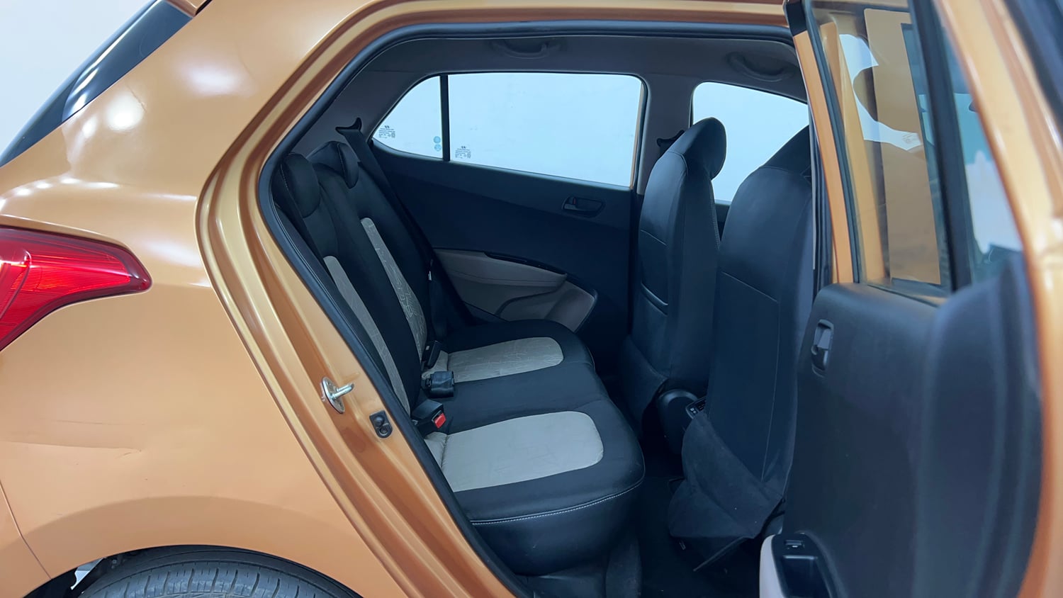 Used 2016 Hyundai Grand i10 Magna 1.2 Kappa VTVT Petrol Manual interior RIGHT SIDE REAR DOOR CABIN VIEW