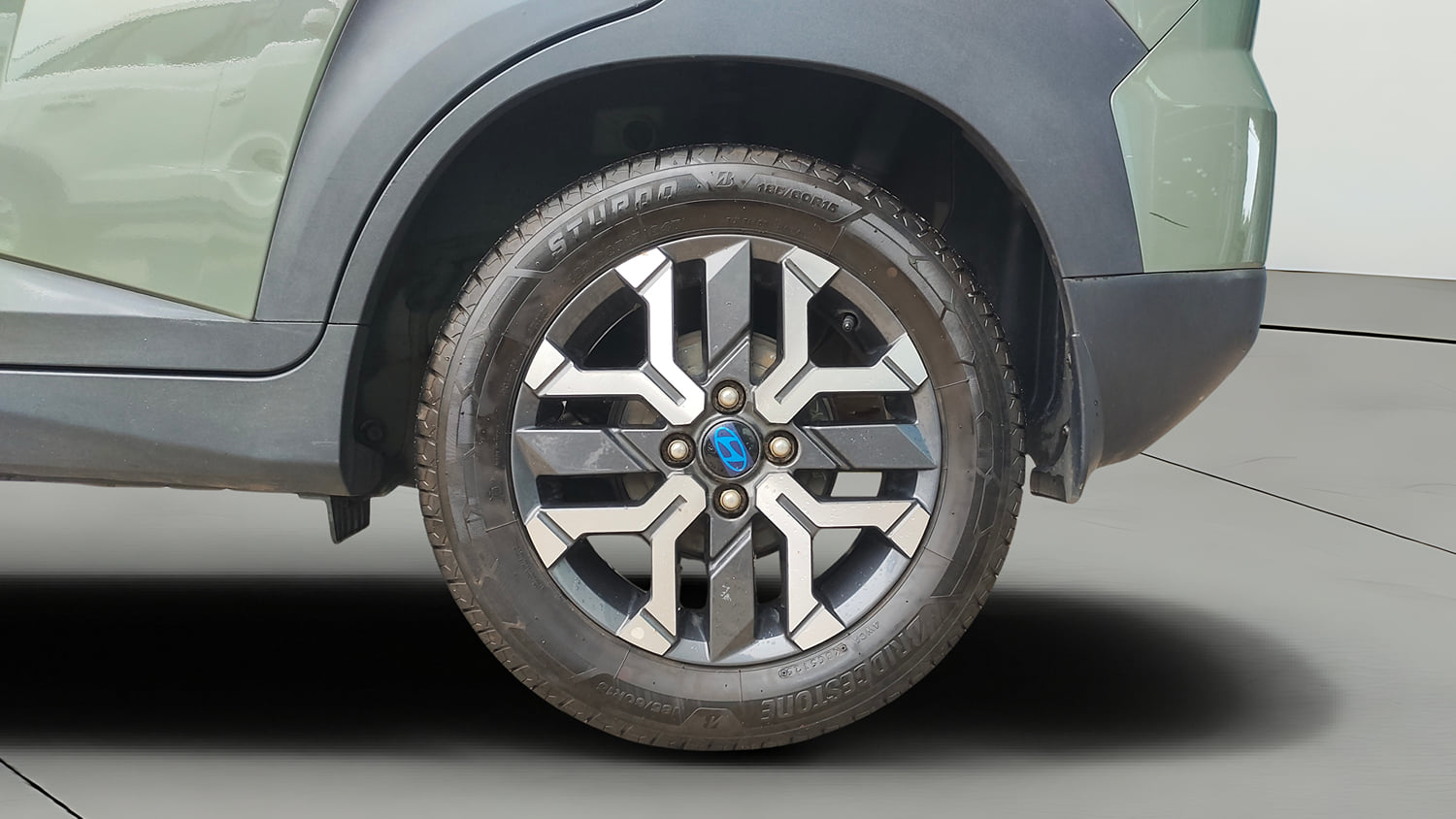Used 2023 Hyundai Exter SX (O) 1.2 MT Petrol Manual tyres LEFT REAR TYRE RIM VIEW