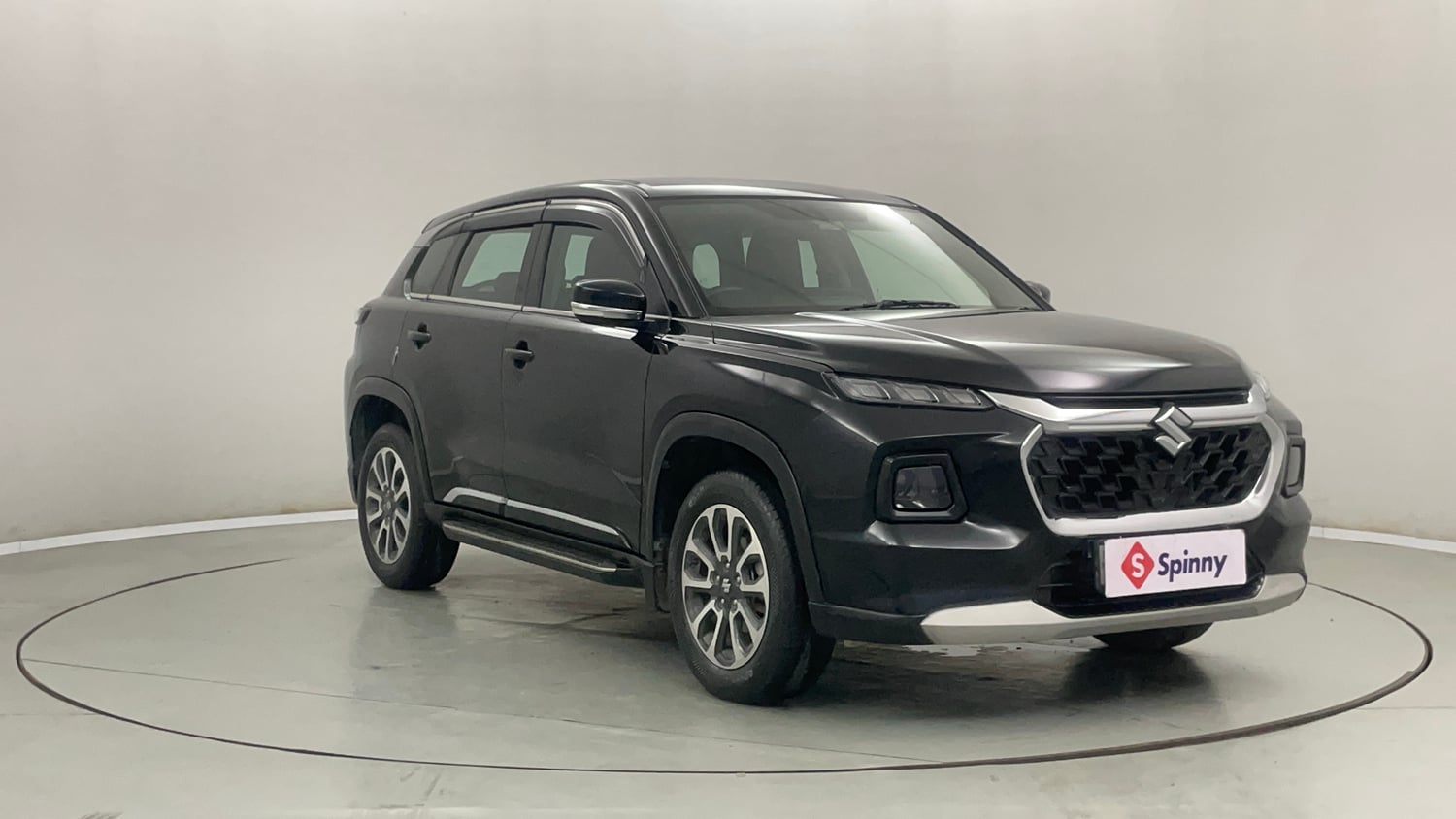 Used 2023 Maruti Suzuki Grand Vitara Zeta Smart Hybrid Petrol Manual exterior RIGHT FRONT CORNER VIEW