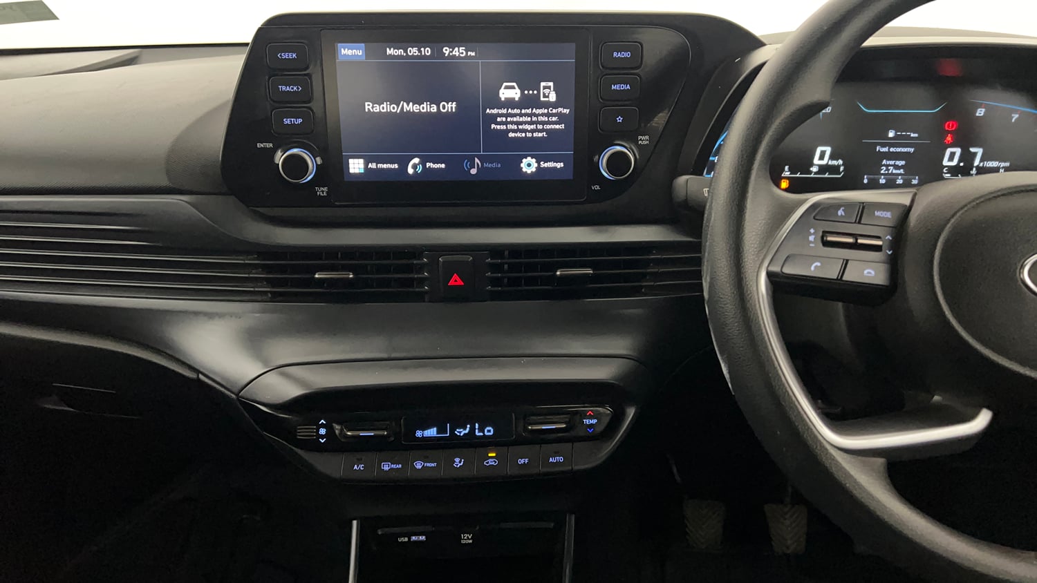 Used 2023 Hyundai i20 Sportz 1.2 MT Petrol Manual interior MUSIC SYSTEM & AC CONTROL VIEW