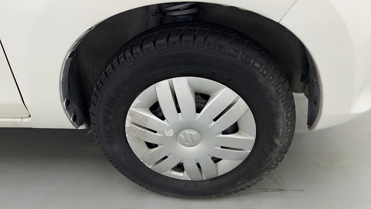 Used 2013 Maruti Suzuki Alto 800 Lxi Petrol Manual tyres RIGHT FRONT TYRE RIM VIEW