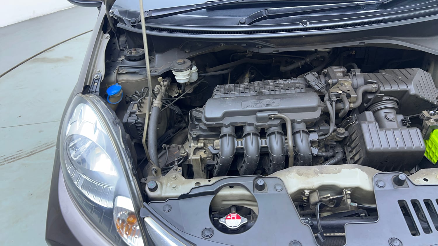 Used 2016 Honda Amaze 1.2 SX i-VTEC Petrol Manual engine ENGINE RIGHT SIDE VIEW