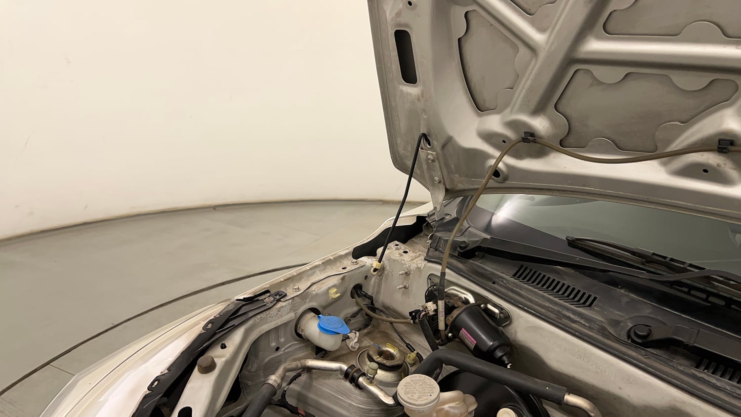 Used 2018 maruti-suzuki Alto K10 LXi (O) CNG Cng Manual engine ENGINE RIGHT SIDE HINGE & APRON VIEW