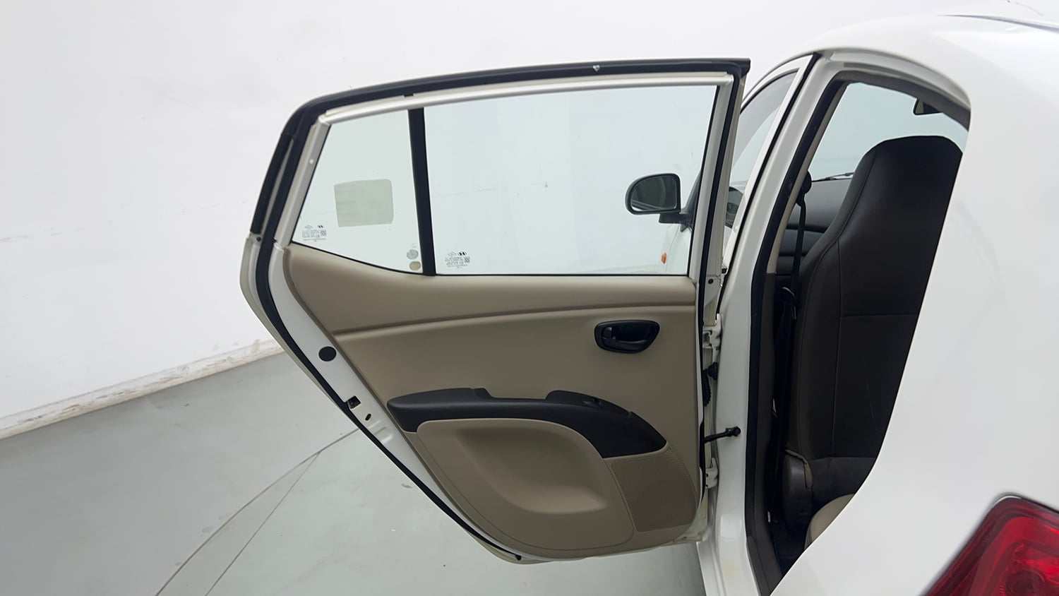Used 2015 Hyundai i10 Magna 1.1 iRDE2 Petrol Manual interior LEFT REAR DOOR OPEN VIEW