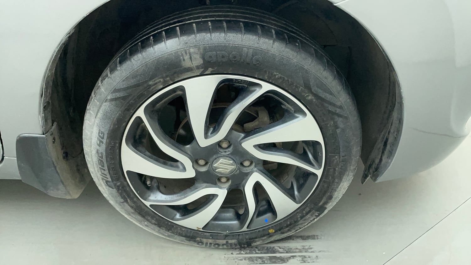 Used 2020 Maruti Suzuki Baleno Zeta Petrol Manual tyres RIGHT FRONT TYRE RIM VIEW