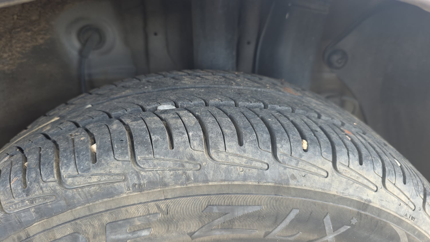 Used 2017 Hyundai Elite i20 Sportz 1.2 Petrol Manual tyres LEFT REAR TYRE TREAD VIEW