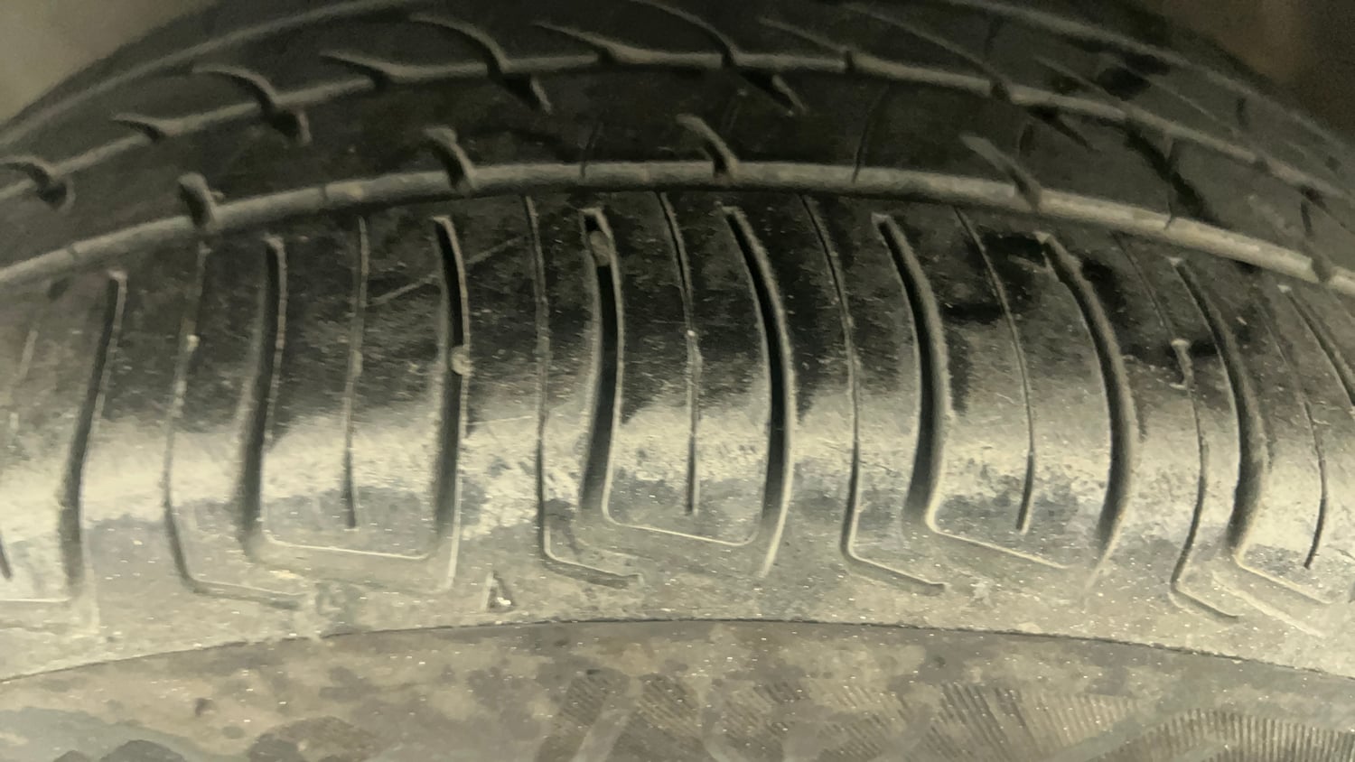 Used 2017 Toyota Platinum Etios V Petrol Manual tyres LEFT FRONT TYRE TREAD VIEW