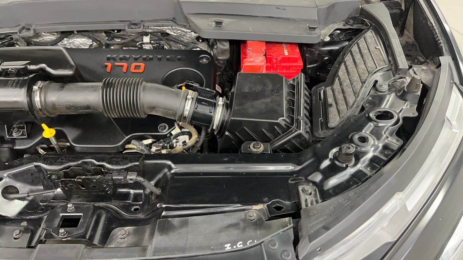 Used 2022 Tata Safari XZA Plus 6 S Dark Edition Diesel Automatic engine ENGINE LEFT SIDE VIEW