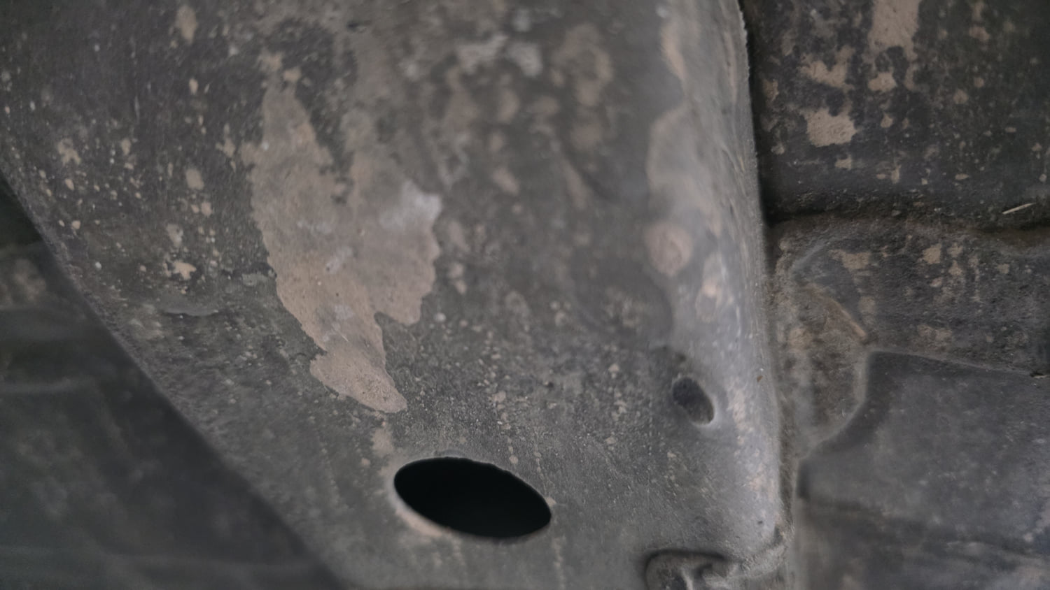 Used 2021 Maruti Suzuki Swift ZXi Petrol Manual extra REAR RIGHT UNDERBODY VIEW