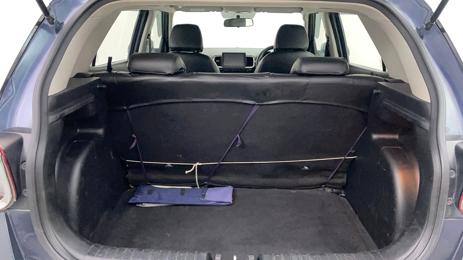 Used 2020 Hyundai Venue SX 1.5 CRDi Diesel Manual interior DICKY INSIDE VIEW