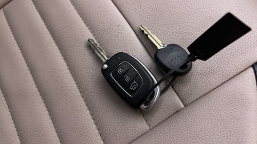 Used 2015 Hyundai Elite i20 Sportz 1.2 Petrol Manual extra CAR KEY VIEW