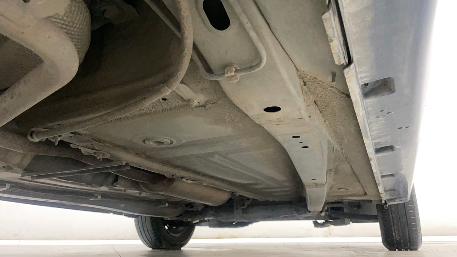Used 2017 Maruti Suzuki Baleno Delta 1.2 Petrol Manual extra REAR RIGHT UNDERBODY VIEW