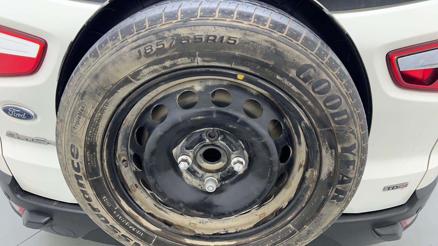 Used 2018 Ford EcoSport Trend 1.5L TDCi Diesel Manual tyres SPARE TYRE VIEW
