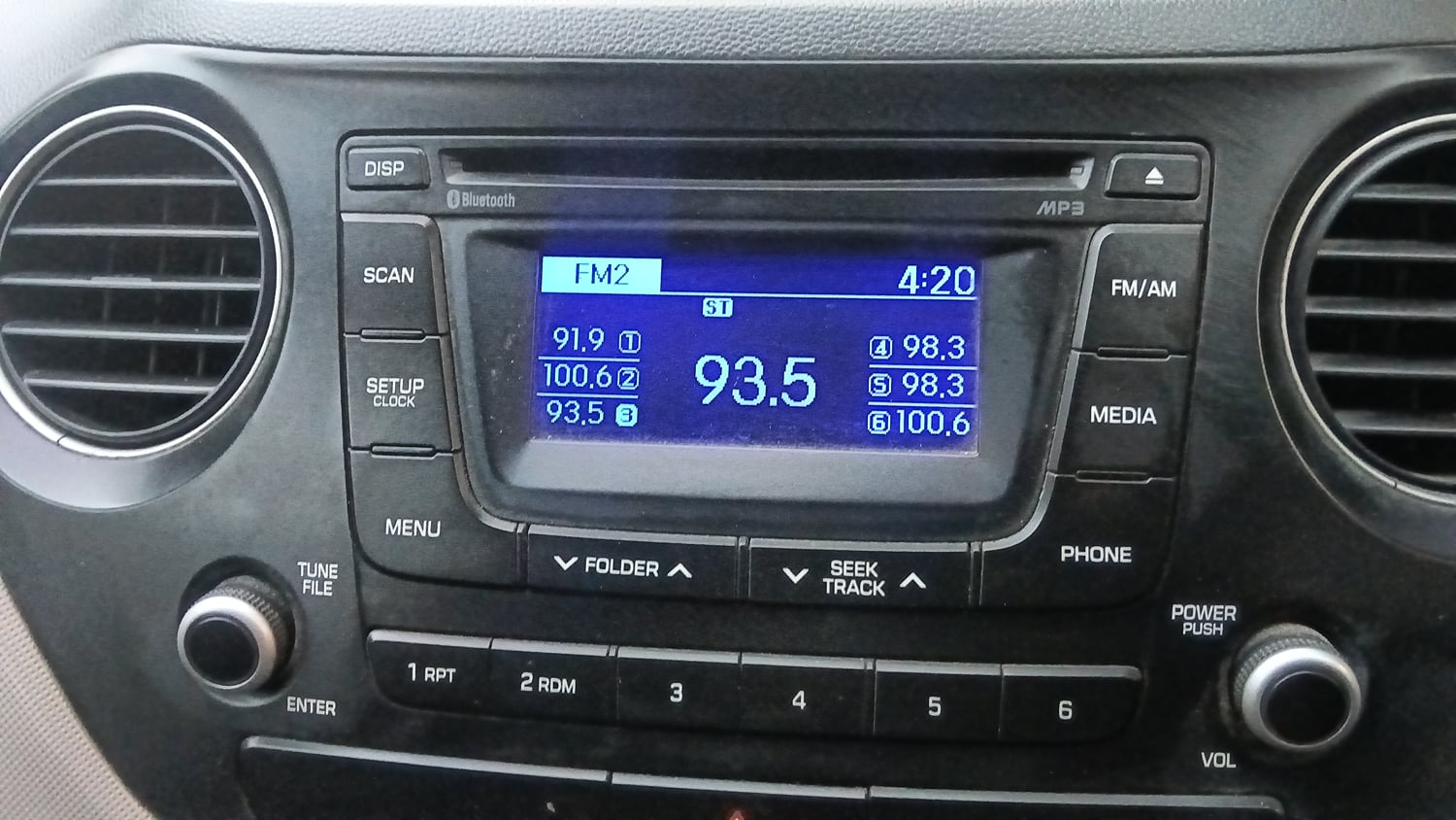 Used 2015 Hyundai Grand i10 Sportz 1.2 Kappa VTVT Petrol Manual top_features Integrated (in-dash) music system