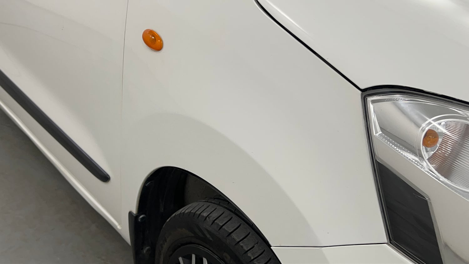 Used 2017 Maruti Suzuki Wagon R Vxi (ABS-Airbag) Petrol Manual dents MINOR SCRATCH