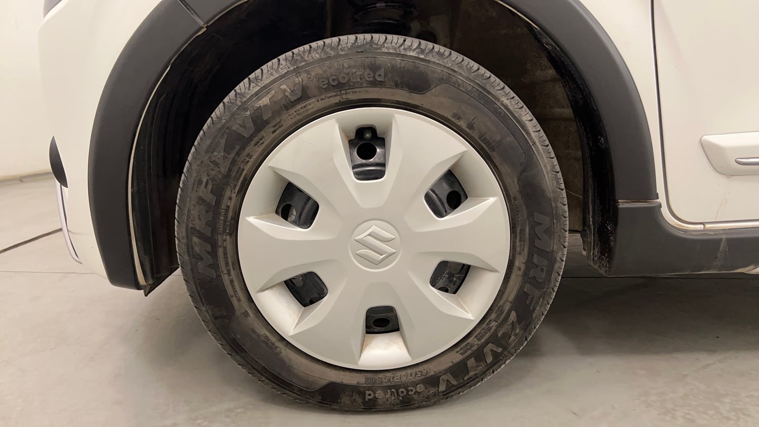 Used 2025 Maruti Suzuki Wagon R VXI 1.0 CNG Cng Manual tyres LEFT FRONT TYRE RIM VIEW