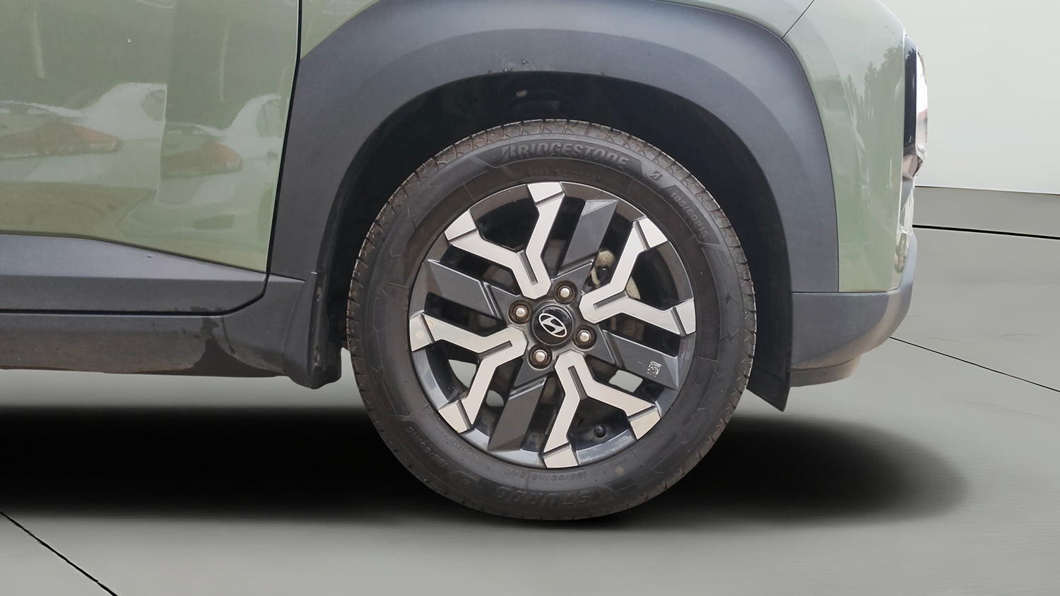 Used 2023 Hyundai Exter SX (O) 1.2 MT Petrol Manual tyres RIGHT FRONT TYRE RIM VIEW