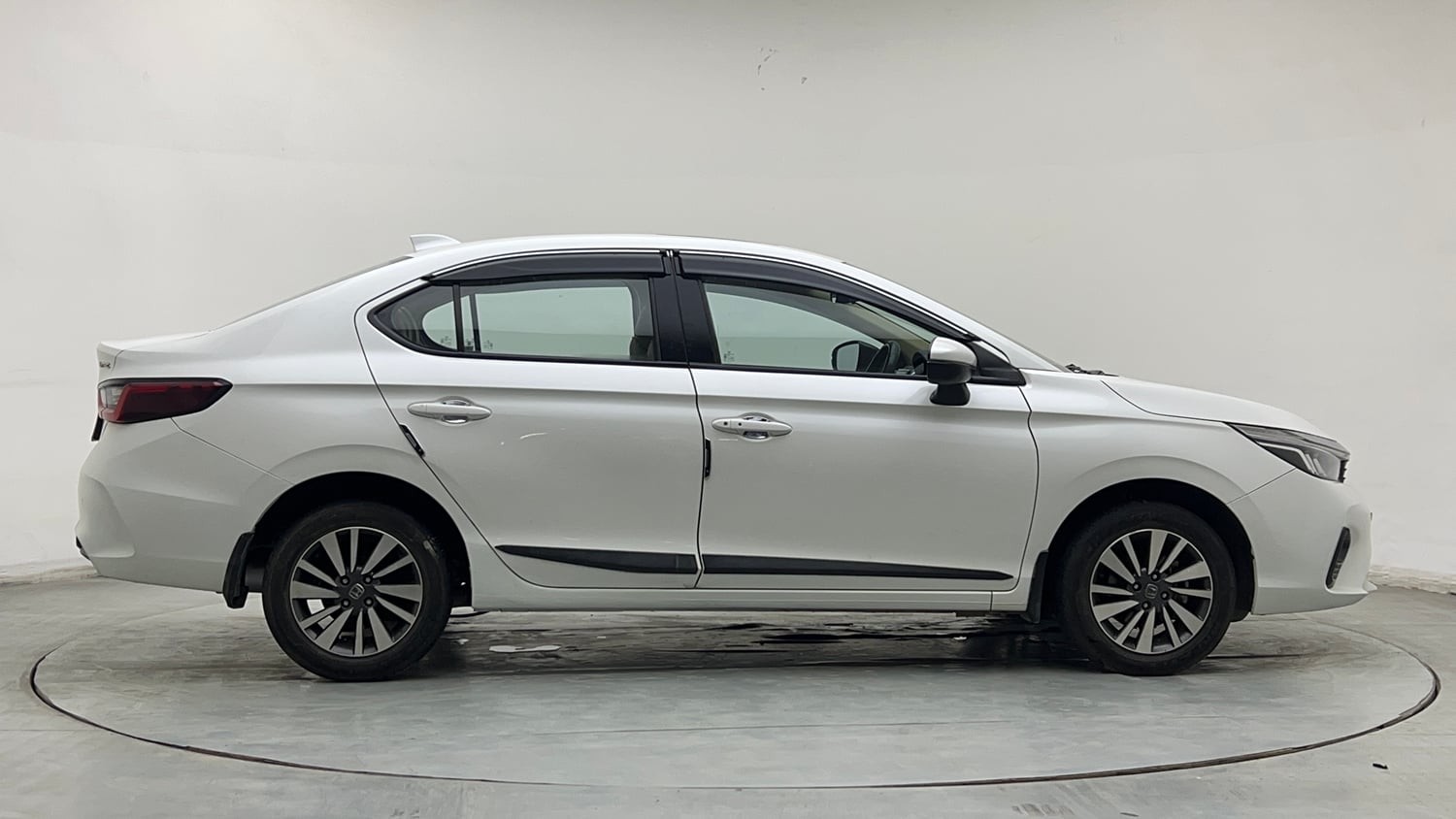 Used 2024 Honda City VX Petrol MT Petrol Manual exterior RIGHT SIDE VIEW