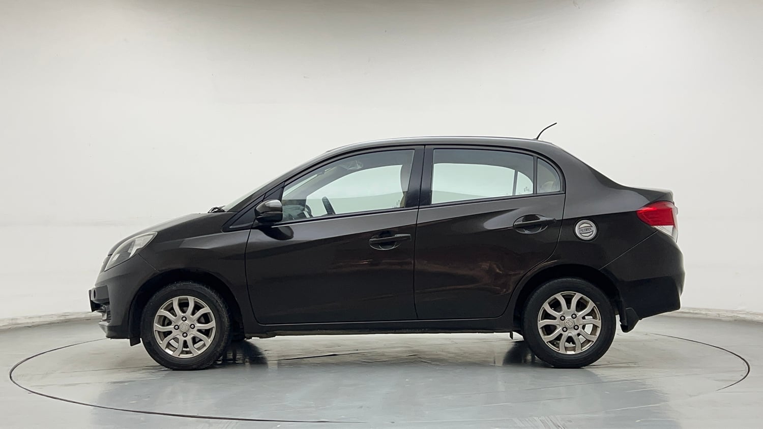 Used 2015 Honda Amaze 1.2 VX i-VTEC Petrol Manual exterior LEFT SIDE VIEW