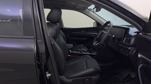 Used 2025 Mahindra XUV700 AX7 Luxury Pack Petrol AT 7 STR Petrol Automatic interior RIGHT SIDE FRONT DOOR CABIN VIEW
