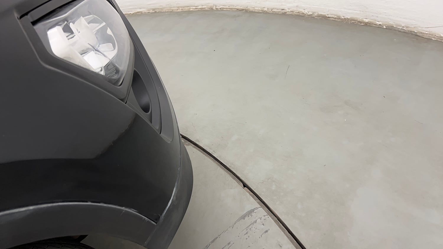 Used 2022 Tata Safari XZA Plus 6 S Dark Edition Diesel Automatic dents MINOR SCRATCH