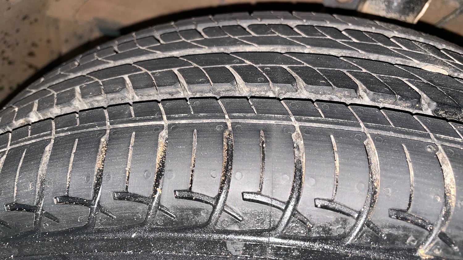 Used 2017 Maruti Suzuki Baleno Delta 1.2 AT Petrol Automatic tyres LEFT FRONT TYRE TREAD VIEW
