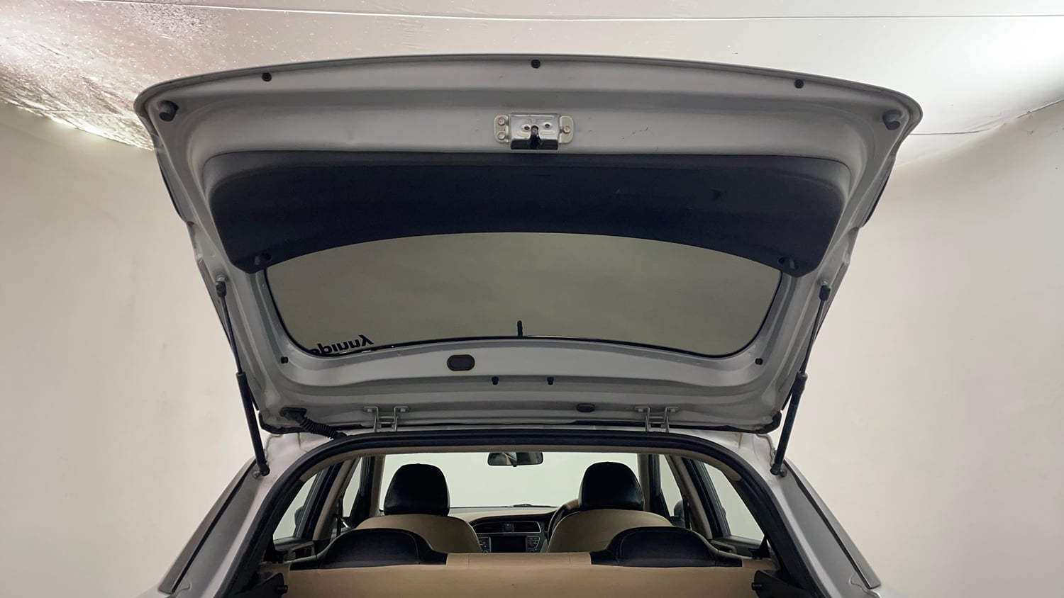 Used 2018 Hyundai Elite i20 Asta 1.2 Petrol Manual interior DICKY DOOR OPEN VIEW