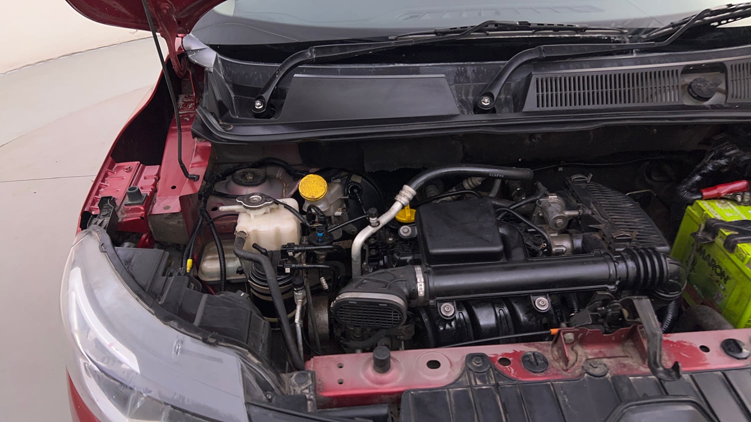 Used 2020 Renault Triber RXL EASY-R AMT Petrol Automatic engine ENGINE RIGHT SIDE HINGE & APRON VIEW