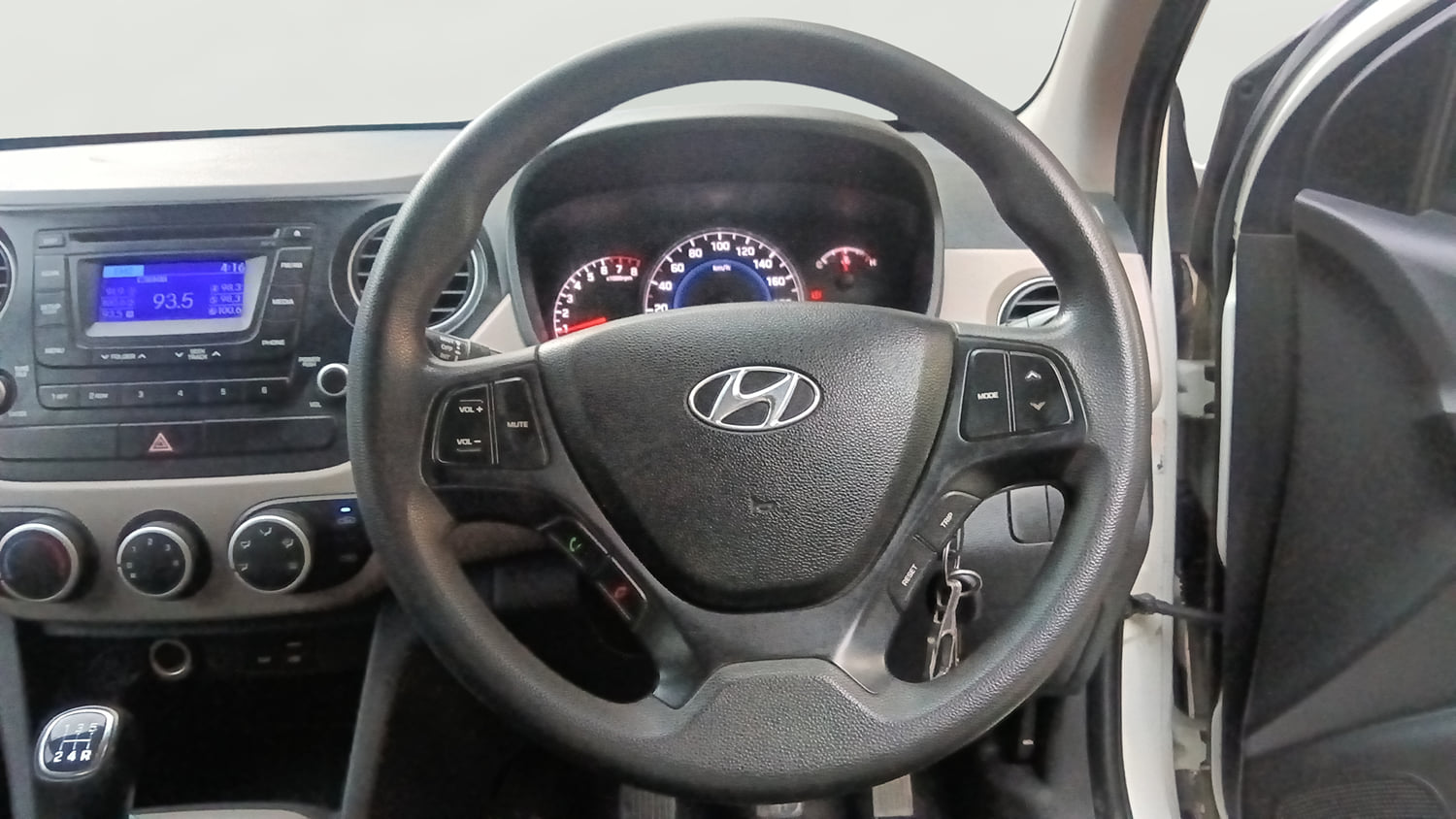 Used 2015 Hyundai Grand i10 Sportz 1.2 Kappa VTVT Petrol Manual interior STEERING VIEW