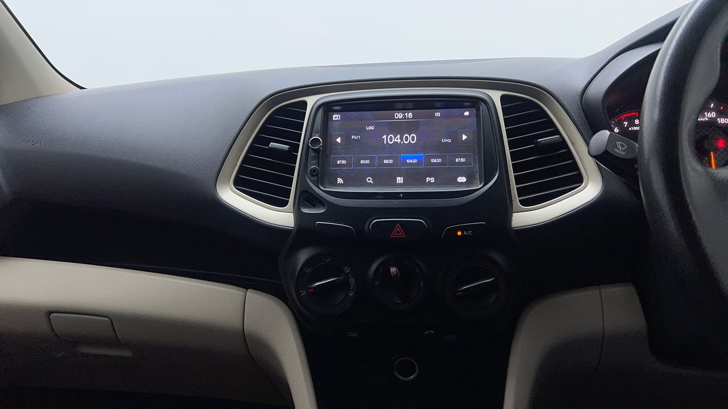 Used 2022 hyundai Santro Sportz Executive CNG Cng Manual interior MUSIC SYSTEM & AC CONTROL VIEW