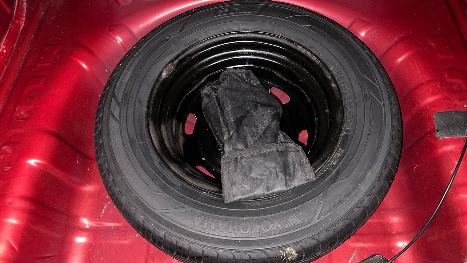 Used 2018 Renault Kwid 1.0 RXT AMT Petrol Automatic tyres SPARE TYRE VIEW