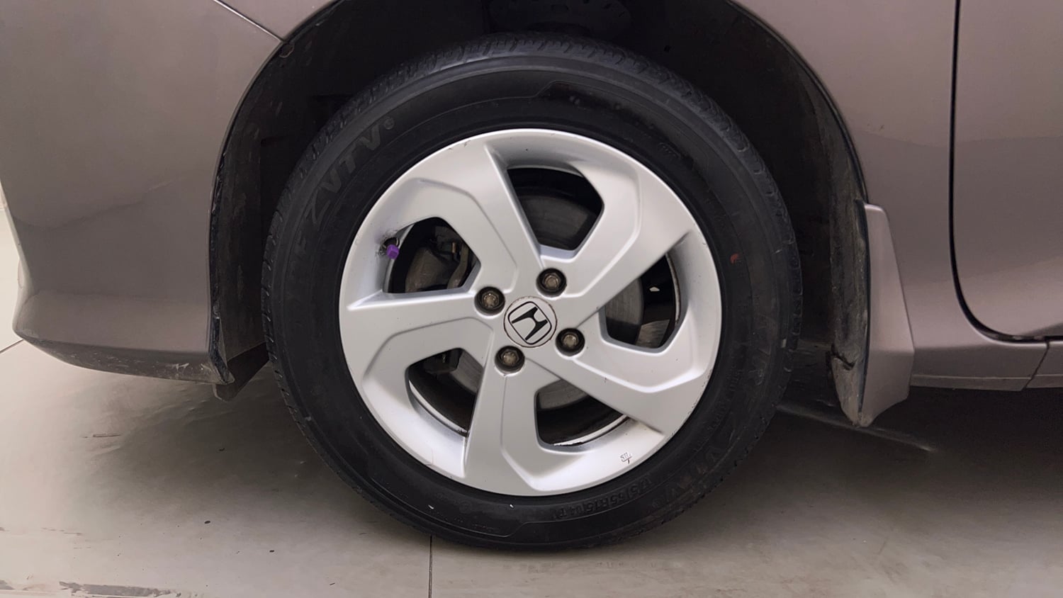 Used 2016 Honda City VX CVT Petrol Automatic tyres LEFT FRONT TYRE RIM VIEW