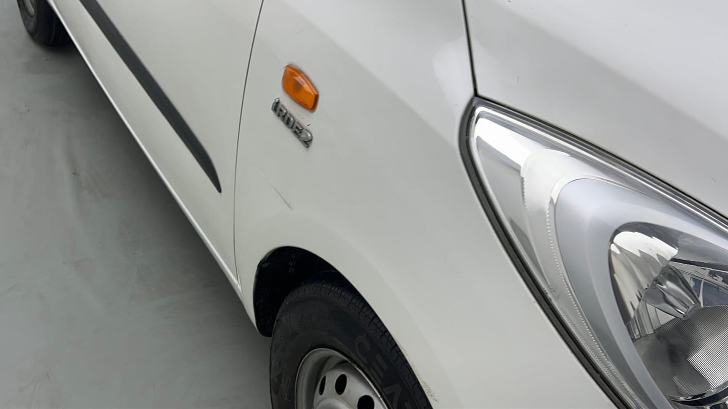 Used 2015 Hyundai i10 Magna 1.1 iRDE2 Petrol Manual dents MINOR SCRATCH