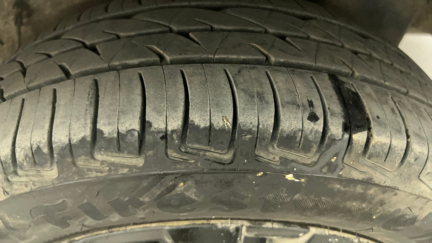Used 2017 Toyota Platinum Etios V Petrol Manual tyres LEFT REAR TYRE TREAD VIEW