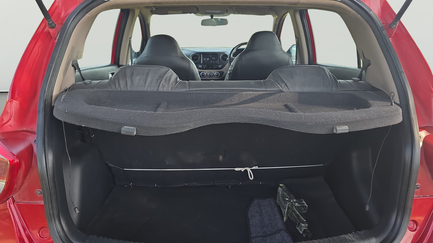 Used 2018 Hyundai Grand i10 Sportz 1.2 Kappa VTVT Petrol Manual interior DICKY INSIDE VIEW