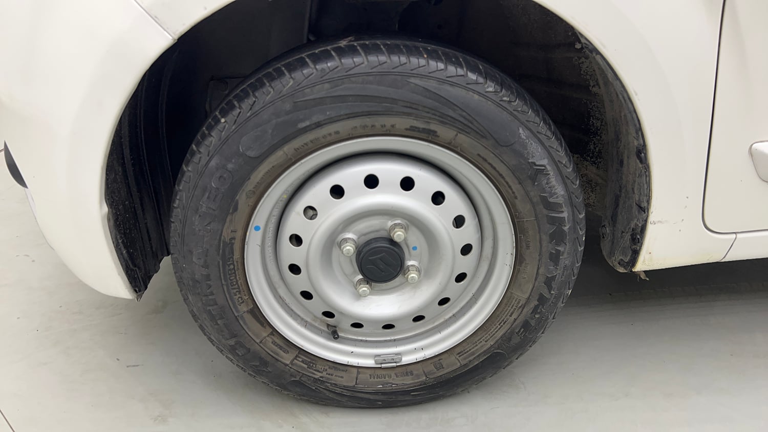 Used 2022 Maruti Suzuki Wagon R LXi (O) 1.0 CNG Cng Manual tyres LEFT FRONT TYRE RIM VIEW