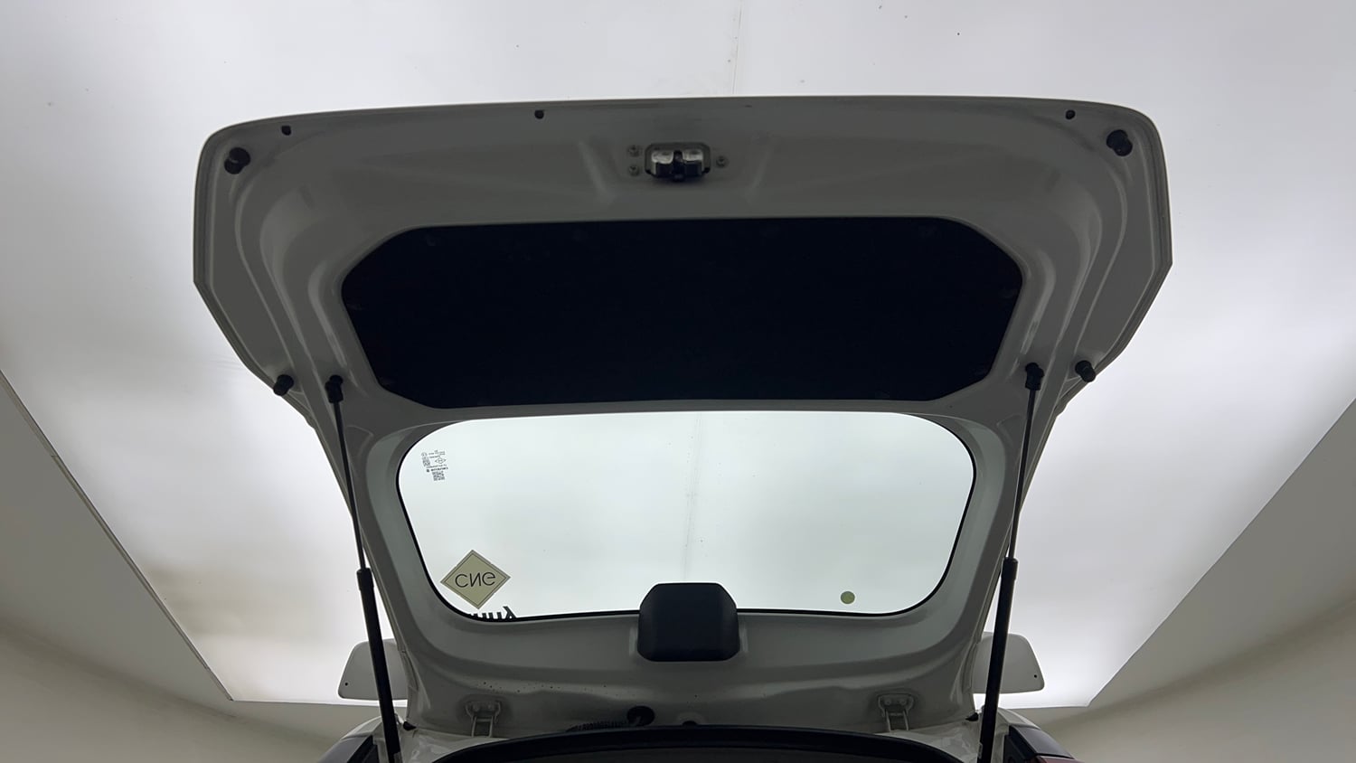 Used 2022 Maruti Suzuki Wagon R LXi (O) 1.0 CNG Cng Manual interior DICKY DOOR OPEN VIEW