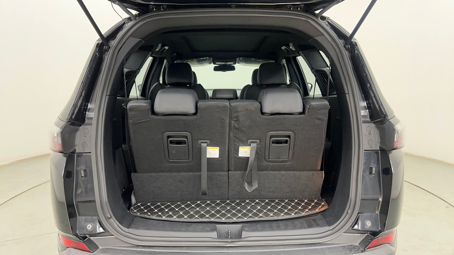 Used 2022 Tata Safari XZA Plus 6 S Dark Edition Diesel Automatic interior DICKY INSIDE VIEW