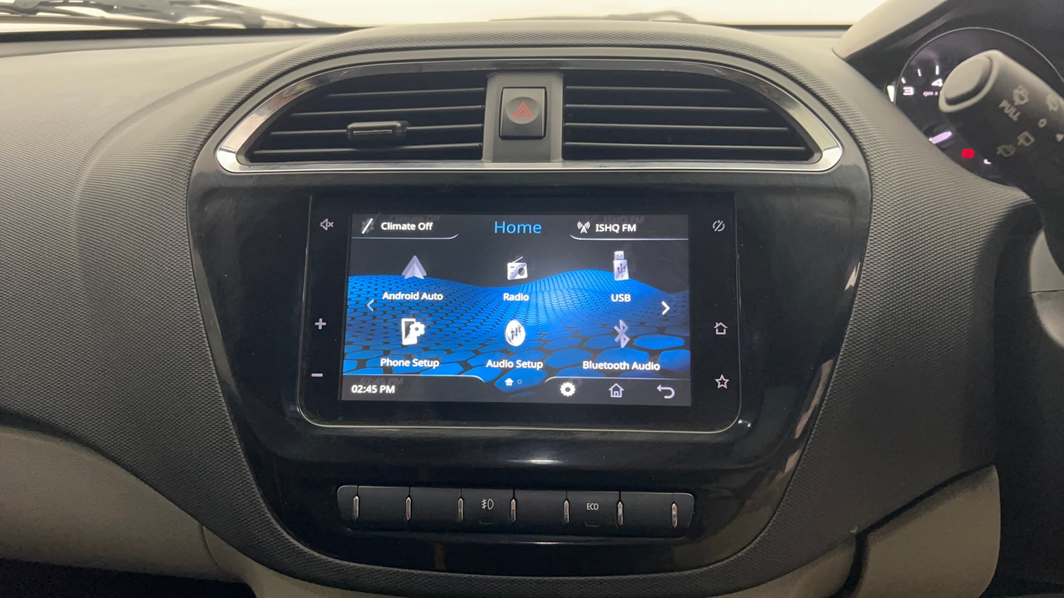 Used 2019 Tata Tiago Revotron XZ Plus Petrol Manual top_features Integrated (in-dash) music system