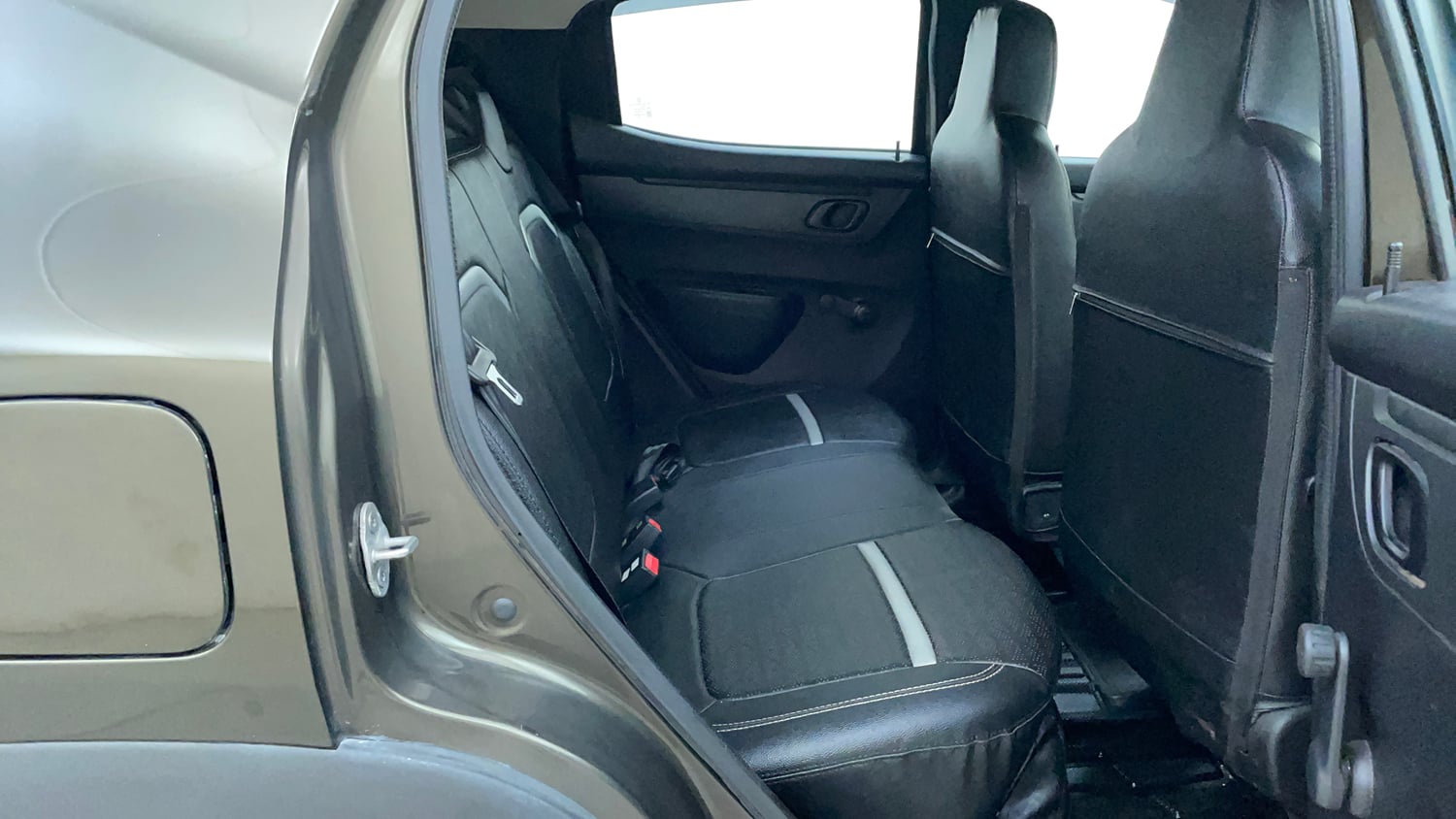 Used 2023 Renault Kwid RXL (O) 1.0 Petrol Manual interior RIGHT SIDE REAR DOOR CABIN VIEW