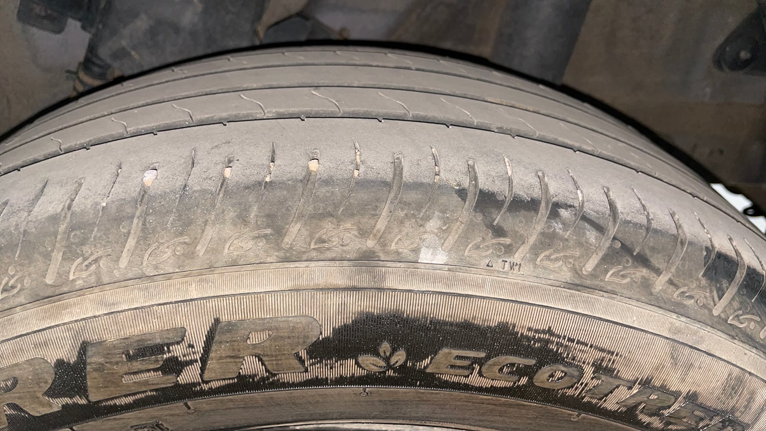 Used 2020 Hyundai Venue SX 1.5 CRDi Diesel Manual tyres LEFT REAR TYRE TREAD VIEW