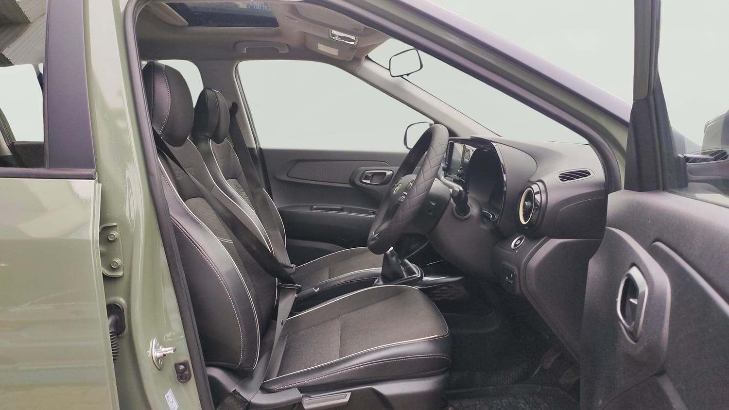 Used 2023 Hyundai Exter SX (O) 1.2 MT Petrol Manual interior RIGHT SIDE FRONT DOOR CABIN VIEW